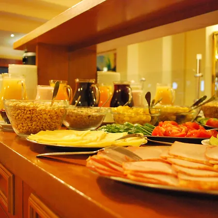 Hotel A1 Center 3*