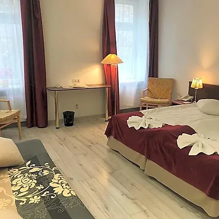 Hotel A1 Center 3*