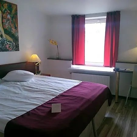 Hotel A1 Center 3*