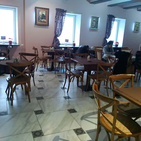 A1 Center Hotelli 3*