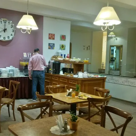 A1 Center מלון